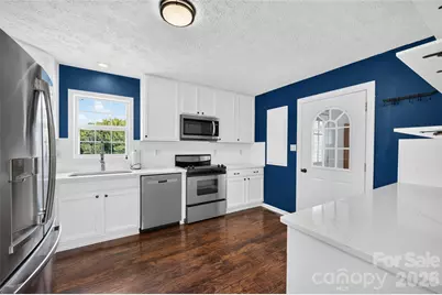 10724 Kingsview Drive, Davidson, NC 28036 - Photo 14