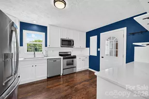10724 Kingsview Dr, Davidson, NC 28036 - Photo 14