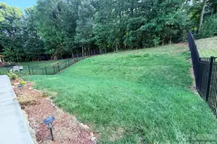 5816 Selkirkshire Rd, Charlotte, NC 28278 - Photo 8