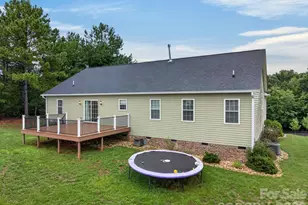8 Waterford Ct, Granite Falls, NC 28630 - Photo 2