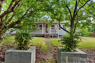 32 Fair Dr, Candler, NC 28715 - Photo 2
