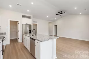 8129 Cravat Ct, Charlotte, NC 28215 - Photo 10