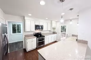 608 Amanda Dr, Matthews, NC 28104 - Photo 2