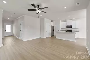 8125 Cravat Ct, Charlotte, NC 28215 - Photo 4