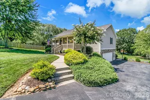 14 New Bishop Ln, Fletcher, NC 28732 - Photo 2