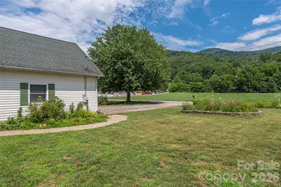 1075 Moody Farm Road, Maggie Valley, NC 28751 - Photo 2