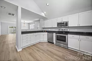 9720 Mattforest Cir, Charlotte, NC 28277 - Photo 22