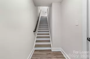 1011 Kokomo Ln, Charlotte, NC 28206 - Photo 2