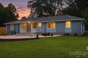 821 Dallas Spencer Mountain Rd, Dallas, NC 28034 - Photo 2