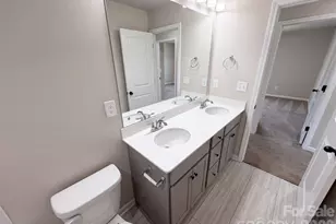 4104 Stoneygreen Ln, Charlotte, NC 28215 - Photo 20