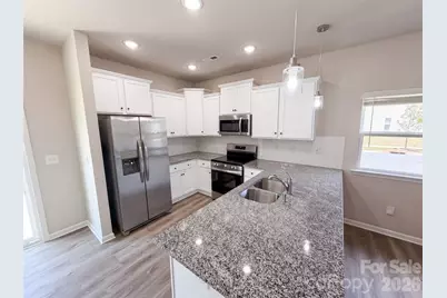 4104 Stoneygreen Lane, Charlotte, NC 28215 - Photo 2