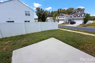4104 Stoneygreen Ln, Charlotte, NC 28215 - Photo 22
