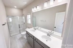 4104 Stoneygreen Ln, Charlotte, NC 28215 - Photo 16