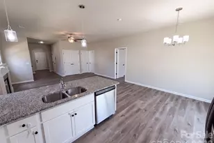4104 Stoneygreen Ln, Charlotte, NC 28215 - Photo 10