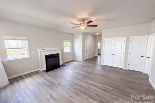4104 Stoneygreen Ln, Charlotte, NC 28215 - Photo 8