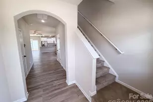 4104 Stoneygreen Ln, Charlotte, NC 28215 - Photo 6