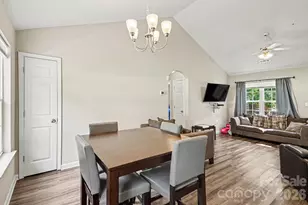1240 Log Cabin Rd, Charlotte, NC 28213 - Photo 10