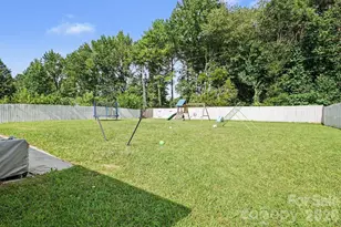 1240 Log Cabin Rd, Charlotte, NC 28213 - Photo 32
