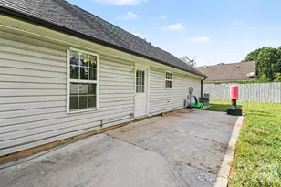 1240 Log Cabin Rd, Charlotte, NC 28213 - Photo 28