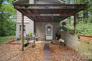 649 Monte Vista Rd, Candler, NC 28715 - Photo 6