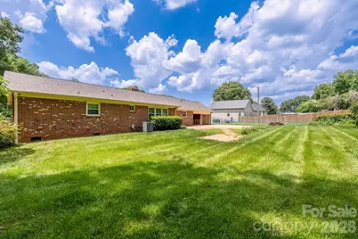 5022 Cheviot Road, Charlotte, NC 28269 - Photo 2