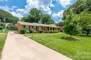 5022 Cheviot Rd, Charlotte, NC 28269 - Photo 1
