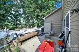 2748 Bramble Ridge Ct, Charlotte, NC 28215 - Photo 20
