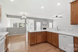 4010 Lawrence Daniel Dr, Matthews, NC 28104 - Photo 6