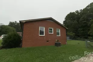 1429 Edgewood Rd, Bessemer City, NC 28016 - Photo 4
