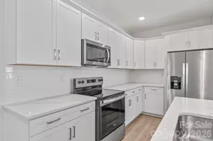 121 Cherry Spgs Ln, Asheville, NC 28804 - Photo 8