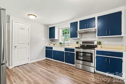 310 Main Avenue E, Hildebran, NC 28637 - Photo 6