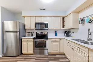 1051 Churchill Downs Ct, Charlotte, NC 28211 - Photo 14