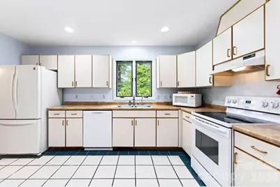 23 S Oaks Circle, Asheville, NC 28806 - Photo 6