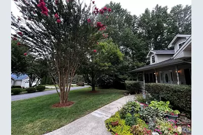 69 Red Cedar Drive, Hendersonville, NC 28792 - Photo 2
