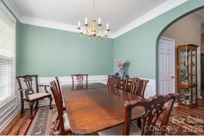 11132 Chastain Parc Drive, Charlotte, NC 28216 - Photo 10