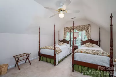 11132 Chastain Parc Drive, Charlotte, NC 28216 - Photo 18