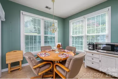 11132 Chastain Parc Drive, Charlotte, NC 28216 - Photo 6