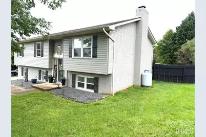 1772 Woodridge Circle, Hickory, NC 28602 - Photo 2