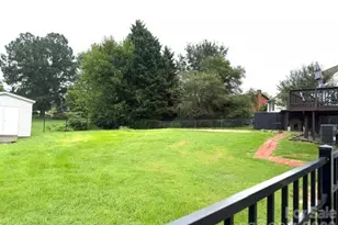 1772 Woodridge Cir, Hickory, NC 28602 - Photo 16