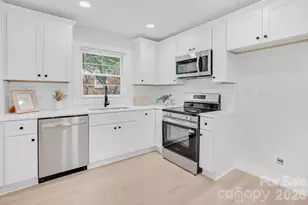 1351 Orvis St, Charlotte, NC 28216 - Photo 6