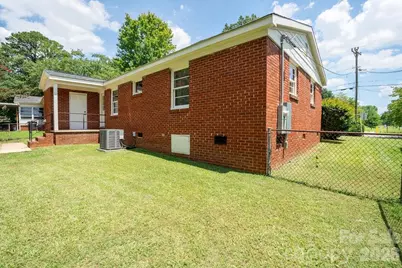 1351 Orvis Street, Charlotte, NC 28216 - Photo 32