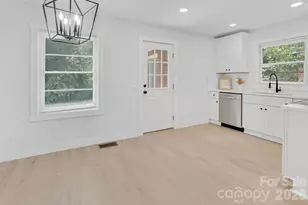 1351 Orvis St, Charlotte, NC 28216 - Photo 8