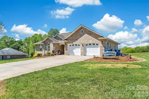 5507 Land Harbour Dr, Granite Falls, NC 28630 - Photo 2