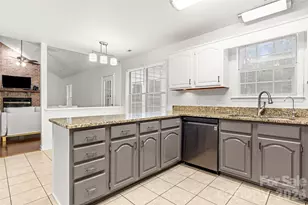 13110 Graymist Dr, Charlotte, NC 28215 - Photo 12
