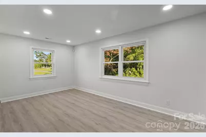 679 Oakridge Farm Highway, Mooresville, NC 28115 - Photo 18