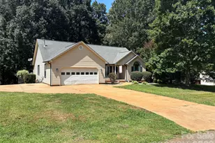 120 Strawberry Ln, Salisbury, NC 28147 - Photo 2