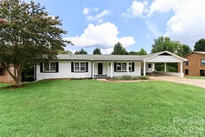 535 N Carolina Avenue, Statesville, NC 28677 - Photo 1