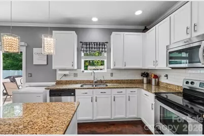 8810 Gray Willow Road, Charlotte, NC 28227 - Photo 16