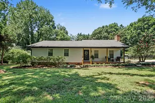 8319 Vagabond Rd, Charlotte, NC 28227 - Photo 2