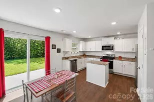 7217 Finnigan Rd, Charlotte, NC 28215 - Photo 6